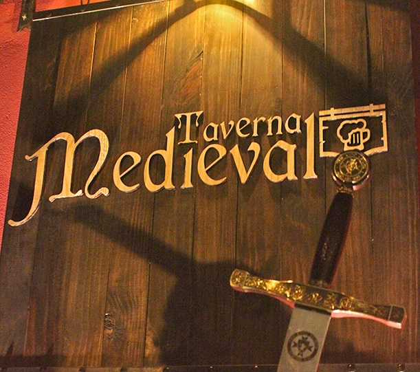 Paderrí e Taverna Medieval anunciam parceria com hambúrguer exclusivo