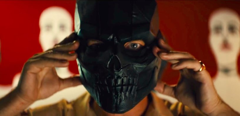 máscara negra em aves de rapina