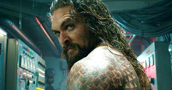 AQUAMAN-momoa