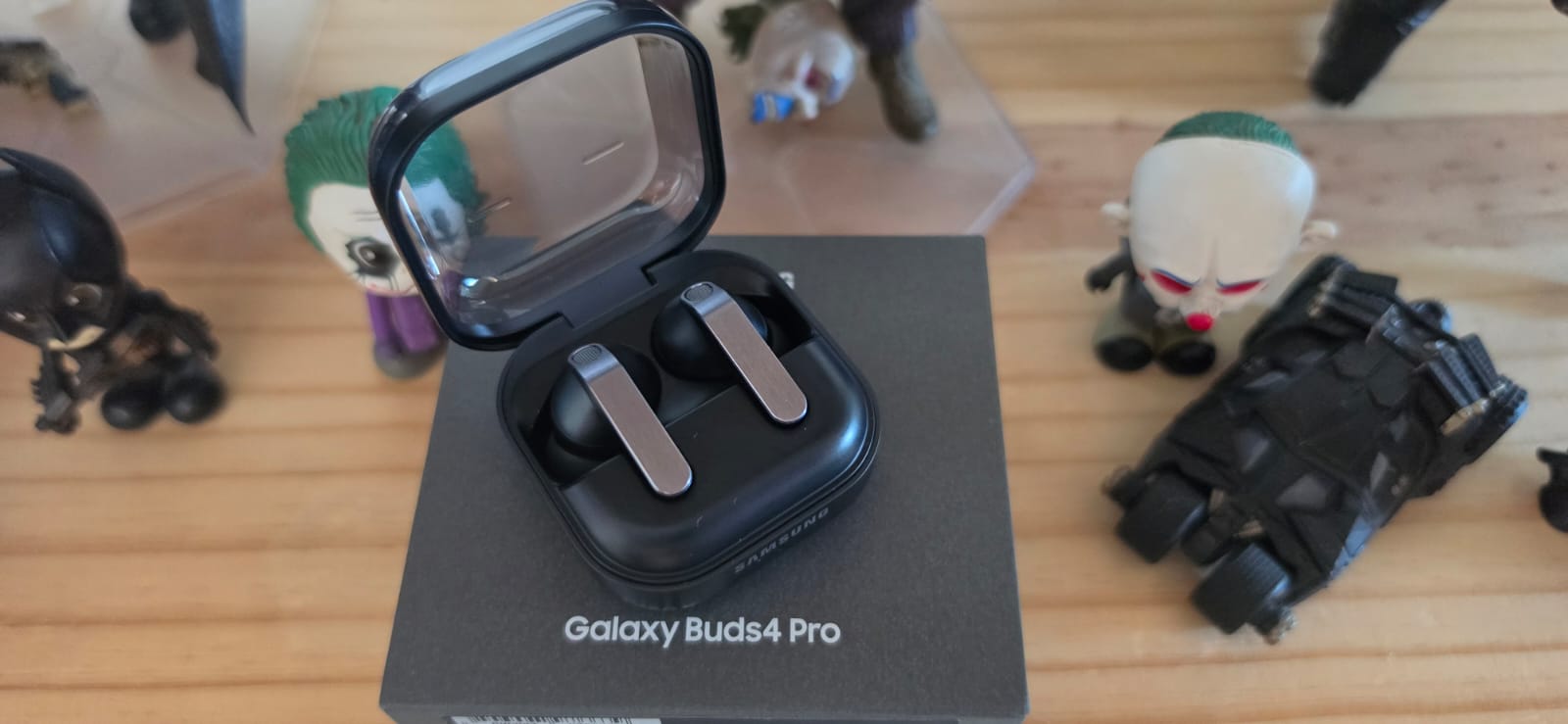 Review Samsung Galaxy Buds4 Pro – Conforto absurdo e som mais limpo que elevam a experiência